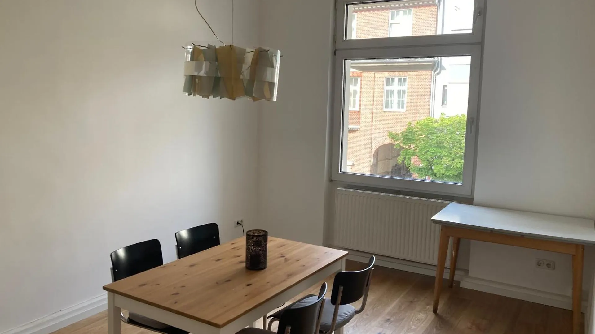 3 Zimmer-Lounge In Koeln Suelz Mit Kueche, Balkon, 2 Baeder, 00320 Germany