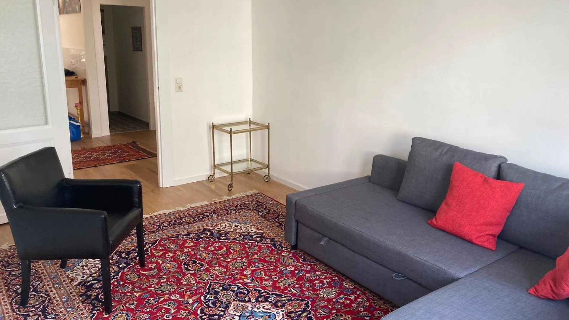 3 Zimmer-Lounge In Koeln Suelz Mit Kueche, Balkon, 2 Baeder, 00320 Germany