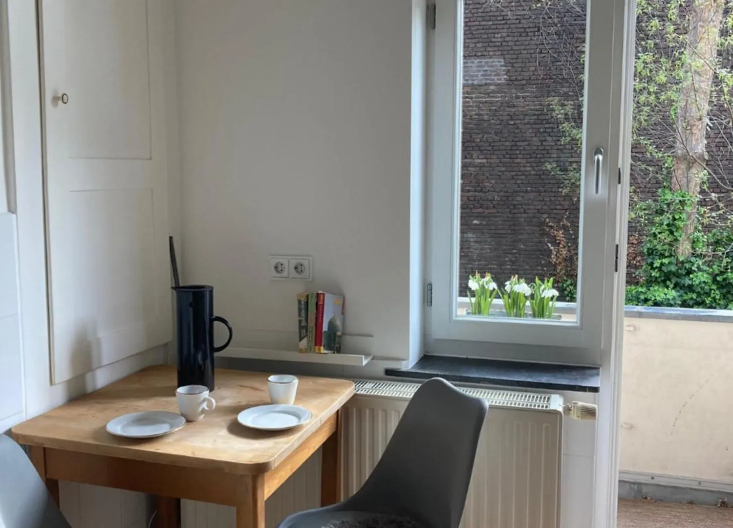 3 Zimmer-Lounge In Koeln Suelz Mit Kueche, Balkon, 2 Baeder, 00320 Germany